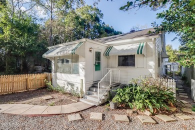 Income-producing Biloxi investment opportunity! This versatile - photo 1
