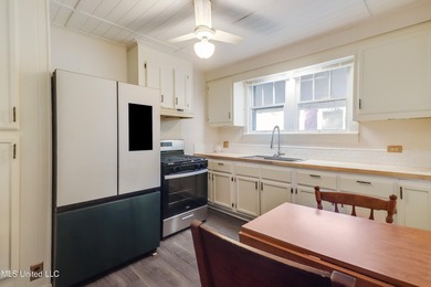Income-producing Biloxi investment opportunity! This versatile - photo 6
