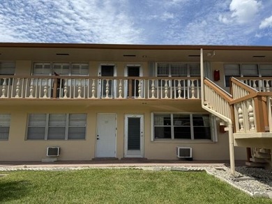 Welcome to easy living in Century Village! Move-in ready - photo 1