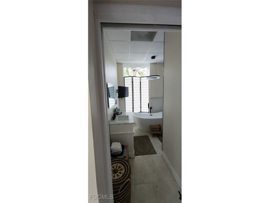 Perfect Location for a LIVE/WORK OPPORTUNITY! Waterfront - photo 17