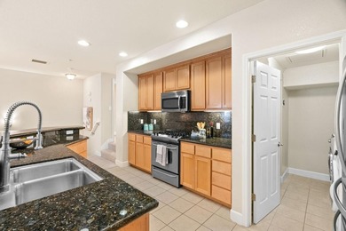 Welcome to your sun-drenched sanctuary in the prestigious Villas - photo 6