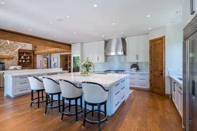 Majestic Sun Valley Fairways Mountain Lodge with 50-yard line