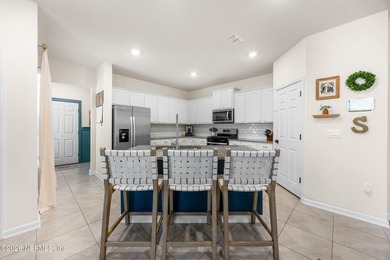 Opportunities like this are rare. This residence features the - photo 10