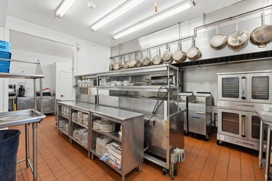Bayfront Restaurant & Boutique Inn Primed for the Hampton Bays - photo 17