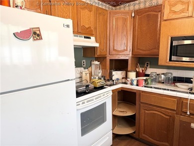Come give this home some TLC. Central to Boone County or Beckley - photo 31