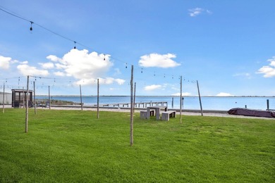 Bayfront Restaurant & Boutique Inn Primed for the Hampton Bays - photo 34
