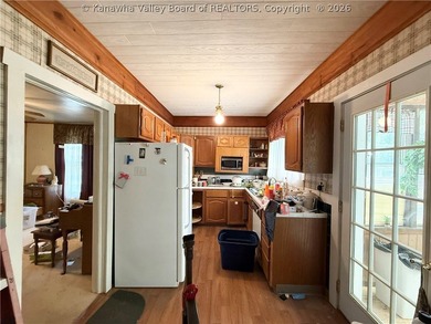 Come give this home some TLC. Central to Boone County or Beckley - photo 36