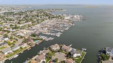 Experience exceptional waterfront living in this stunning - photo 36