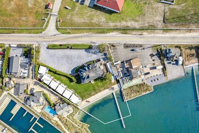 Bayfront Restaurant & Boutique Inn Primed for the Hampton Bays - photo 41