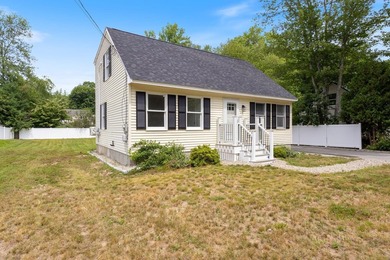 Thoughtful renovations inside and out give this Kennebunk Cape a - photo 42