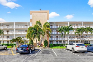Lake Condo For Sale in Boca Raton, Florida