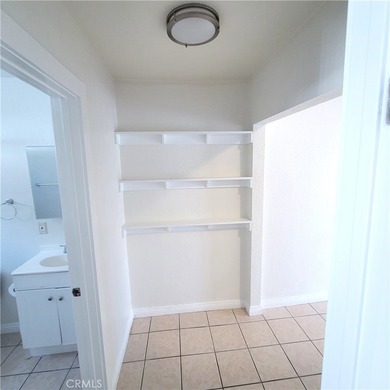 Quaint 2 Front units. The 3 bedroom back unit is a separate - photo 14