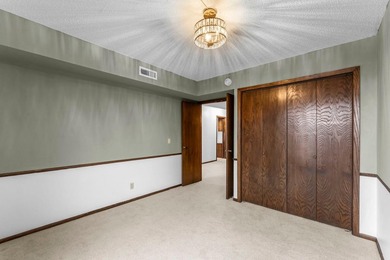 Charming 2-bedroom, 2-bath condo in a well-maintained - photo 14