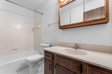 Charming 2-bedroom, 2-bath condo in a well-maintained - photo 15