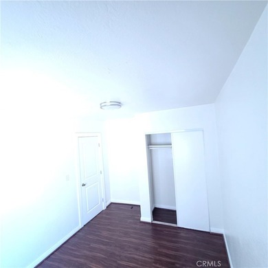 Quaint 2 Front units. The 3 bedroom back unit is a separate - photo 17