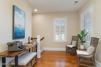 Elegant 3,003 sq ft home in gated community with custom design - photo 21