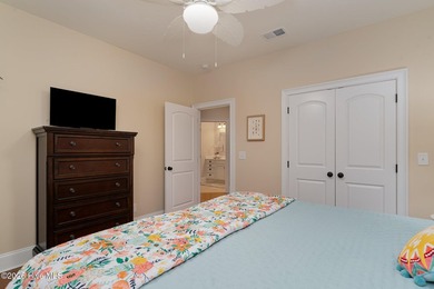 Elegant 3,003 sq ft home in gated community with custom design - photo 25