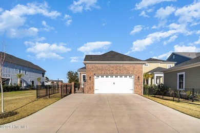 Elegant 3,003 sq ft home in gated community with custom design - photo 35