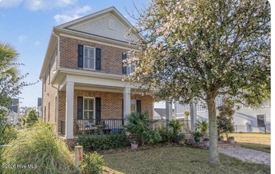 Elegant 3,003 sq ft home in gated community with custom design - photo 36