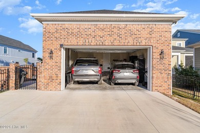 Elegant 3,003 sq ft home in gated community with custom design - photo 38
