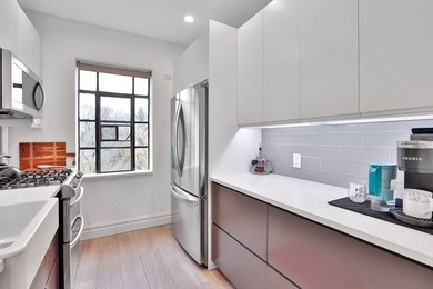 EXCLUSIVE NEW LISTING Renovated & Spacious 1-Bd. Prewar Co-op - photo 8