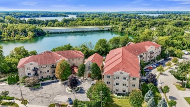 Lake Condo For Sale in Okauchee, Wisconsin