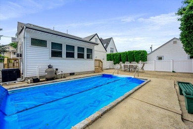 Welcome to 1815 Meadowbrook Road, Merrick, NY! This lovely cape - photo 23