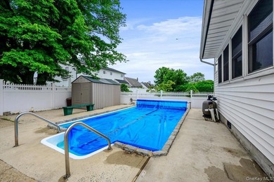 Welcome to 1815 Meadowbrook Road, Merrick, NY! This lovely cape - photo 24