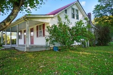 This loaded package offers 2.8 acres just outside city limits, 2 - photo 2