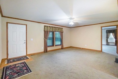 This loaded package offers 2.8 acres just outside city limits, 2 - photo 4