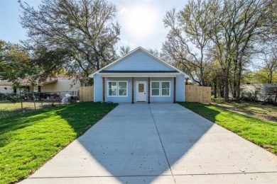 Lake Home For Sale in Granbury, Texas