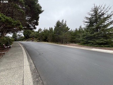 Shelter Cove Riverfront 1/2-acre lot. Build your dream home - photo 4