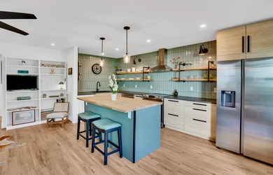 Live the extraordinary beach life. One-of-a-kind chic modern - photo 1