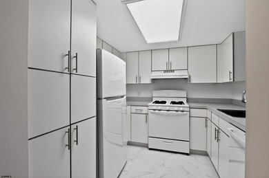 Bright and sunny one bedroom apartment on the second floor with