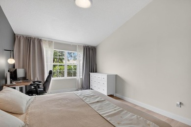 Rare corner-unit 3BR/2BA villa in Boca Country Club - No - photo 14