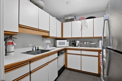 Bright and sunny one bedroom apartment on the second floor with