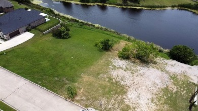 Lake Lot Sale Pending in Cedar Hill, Texas