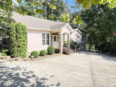 Lake Home For Sale in Cadiz, Kentucky