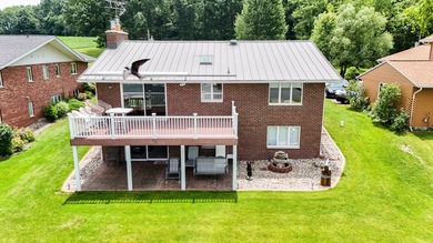 Experience exceptional lakefront living on all-sports Pleasant - photo 6