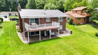 Experience exceptional lakefront living on all-sports Pleasant - photo 9