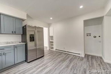 Welcome to this beautifully updated 3-bedroom, 1-bath home - photo 11