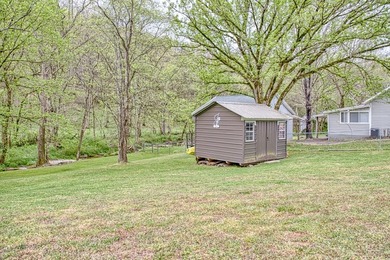Center Hill Lake LOCATION! Enjoy creekside living with this - photo 17