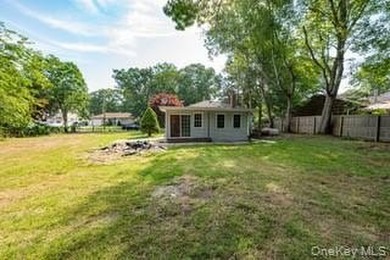 Welcome to this beautifully updated 3-bedroom, 1-bath home - photo 19