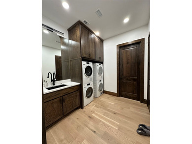 Welcome to your new luxury home! Home features: -Air conditioner - photo 28