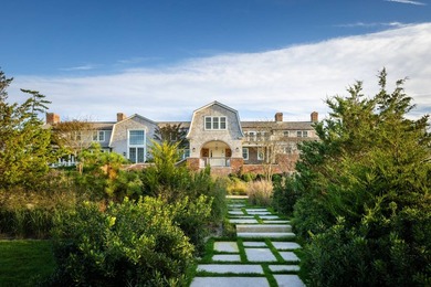 Nestled between the Atlantic Ocean and Georgica Pond lies a - photo 7