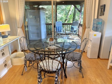 Serene Cabin Retreat with Panoramic Mountain Views - Whaleshead - photo 10
