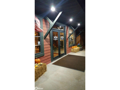 Beautiful, well maintained, 2 story, 3750 square foot building