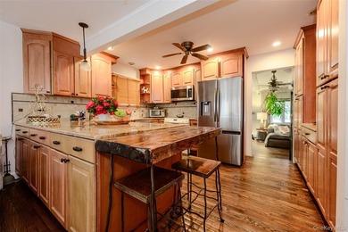 Bellmore legal 2-family home offers incredible versatility for - photo 16