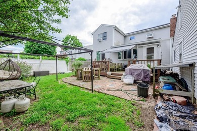 Bellmore legal 2-family home offers incredible versatility for - photo 20