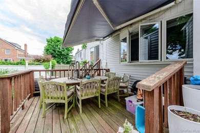 Bellmore legal 2-family home offers incredible versatility for - photo 27